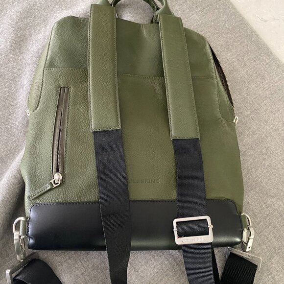 Moleskin Computer Backpack - Picture 2 of 6